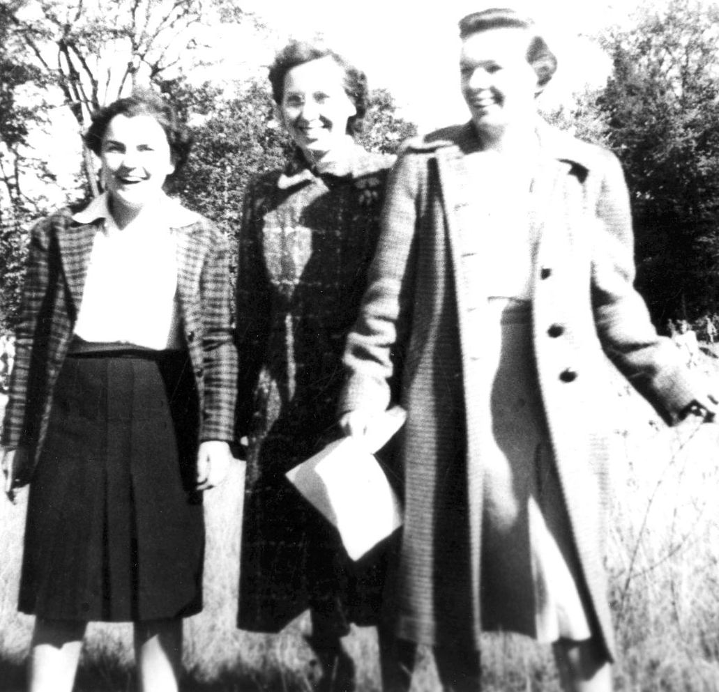 1943 - Mary Winchester, Carrie McQuade, Clair Walsh  (Click to magnify)