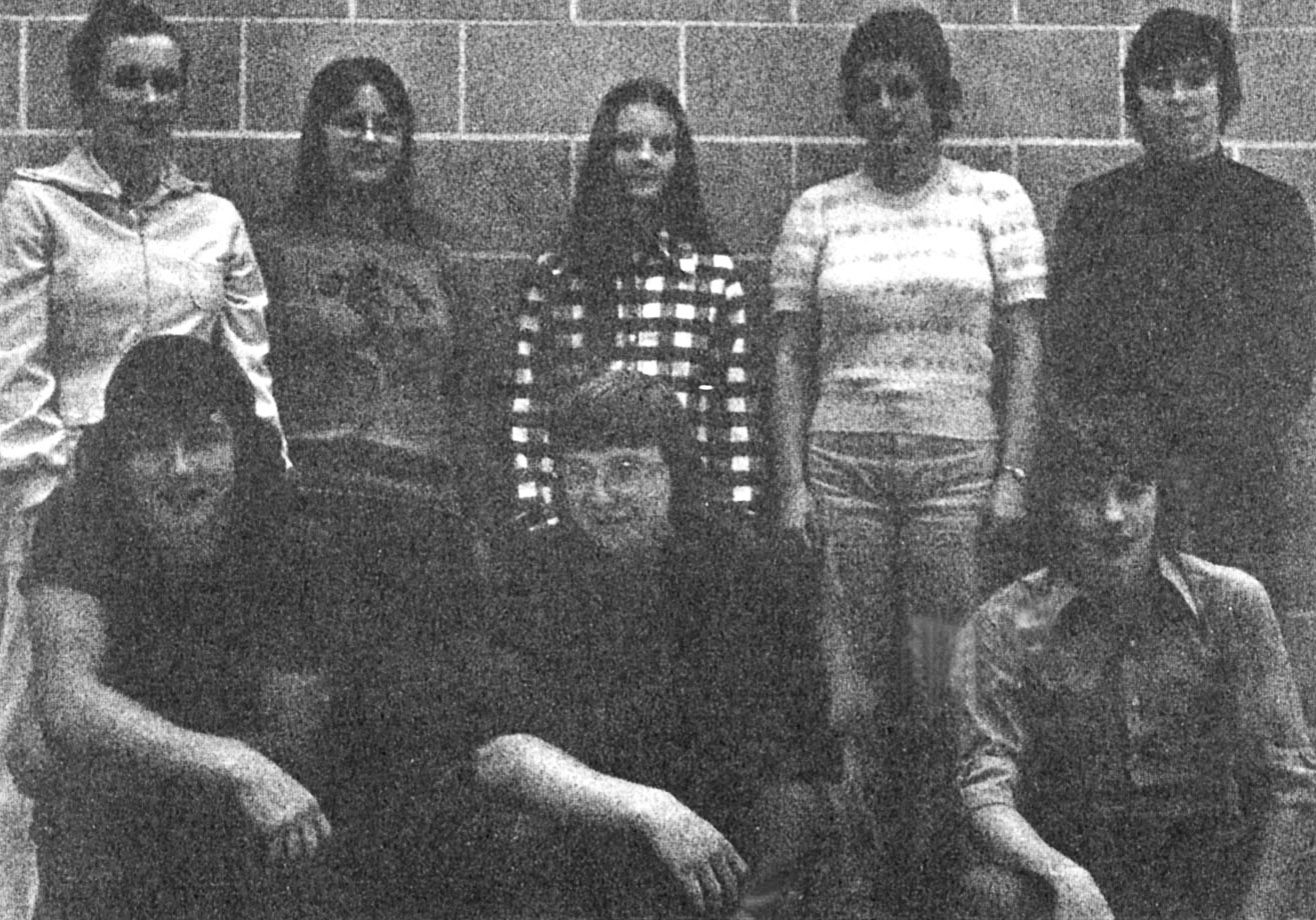 (Click to magnify) VERY poorly exposed original photo - blotchy. FRONT ROW: Jeff Harman, Barry Timbers, John Gould; FRONT ROW: Val McDonnell, Cathy Gould, Chris Murphy, Judy Passmore, Sue Kester.