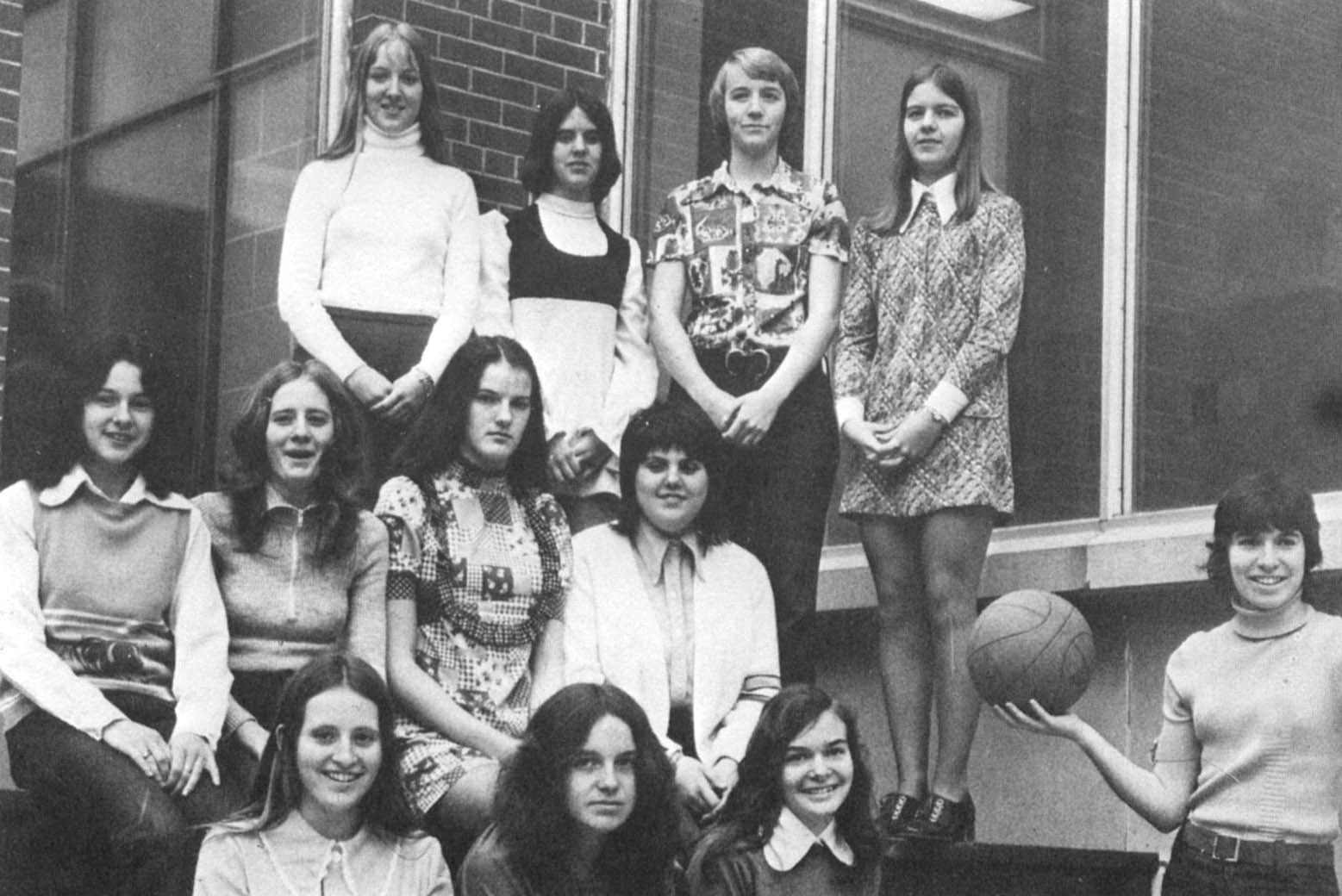 (Click to magnify) FRONT ROW: M. Ball, R. Rich, J. Kester, S. Kester; ***SECOND ROW: L. Morrison, T. Ryan, J. Ferguson, Susan Reed; ***BACK ROW: S. Doble, S. Armstrong, D. Arnold, B. Arnold.